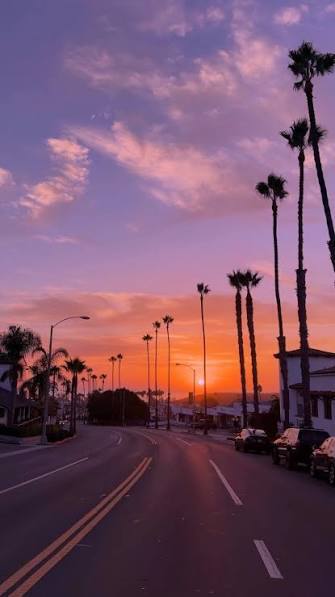 Which photo vibe do you like better?