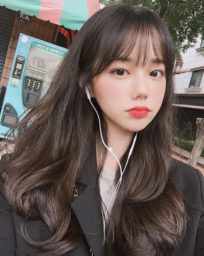 Do Asian girls look more attractive than white girls?