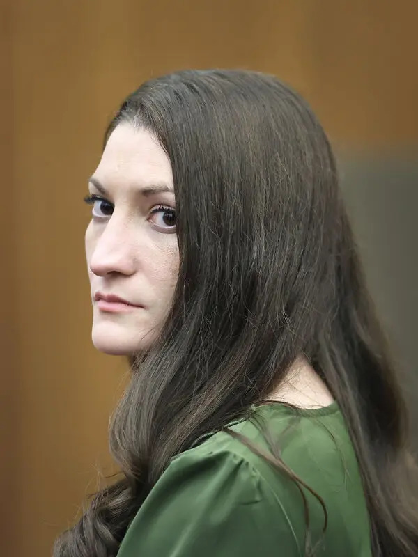 I cannot believe that we live in a world where a woman can murder her 3 kids and people are acting as if she is the victim. Agree or disagree?