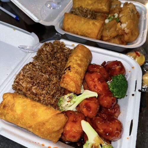 What is your favorite Chinese Restaurant you like going to and what is your favorite order you like getting?