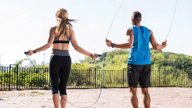 Can you do rope skipping, and if you can, how many skips do you think you can do without stopping, messing up, or getting tangled in the rope 😄?