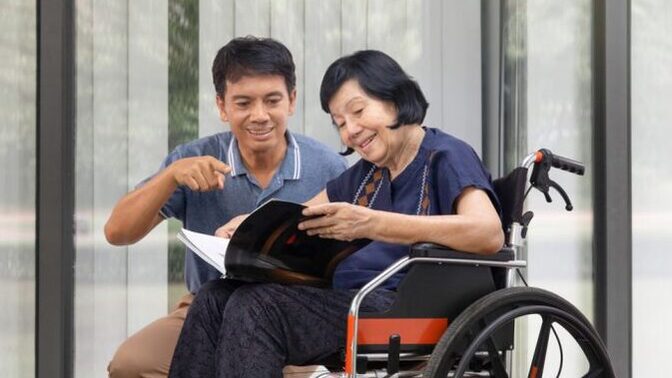 Anyone else have to take care of their ailing parents (or had to)?