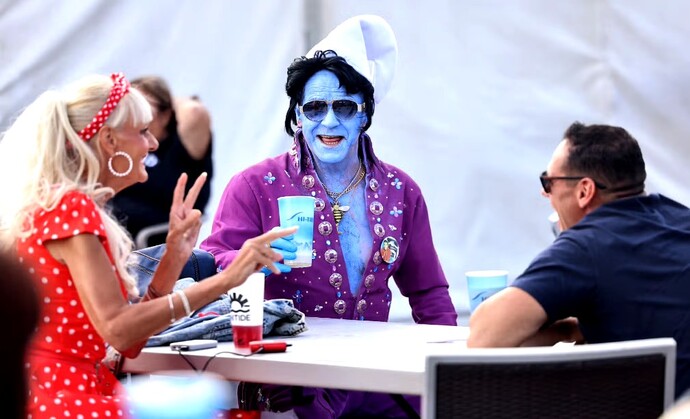 Who did Elvis best?
