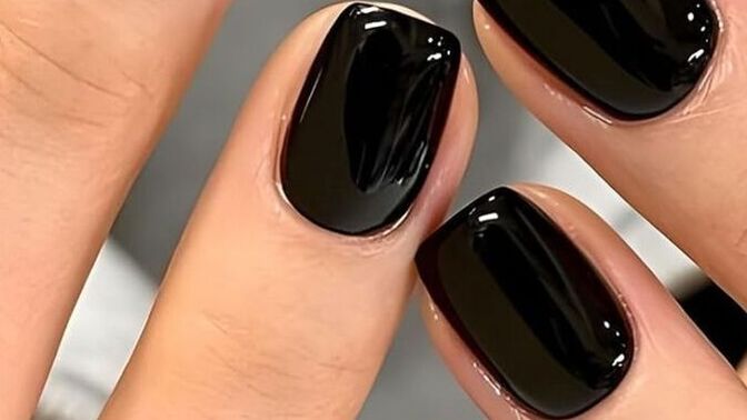 What colors look best for a stylish fall look?