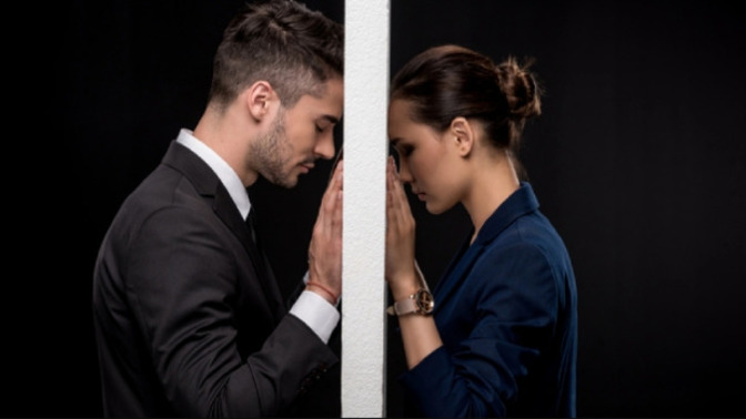 Should I temporarily leave my daughter to move closer to my long-distance partner?