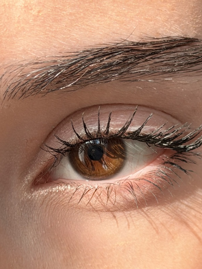 Can a girl’s eyes matter more to boys than her skin color?
