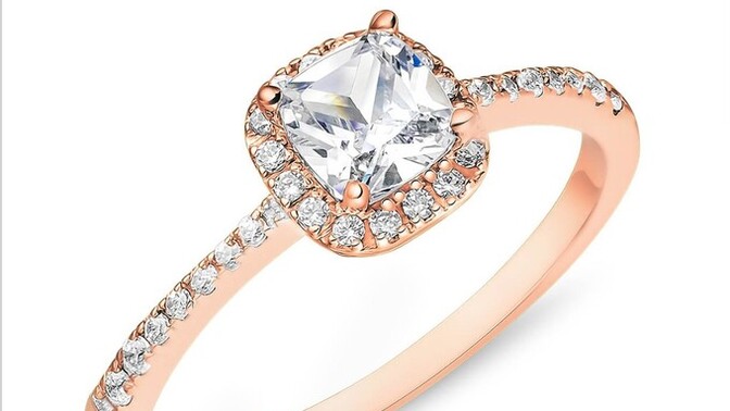 Is this red gold ring a beautiful proposal ring choice?