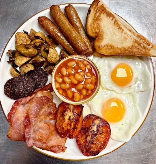 Should food on a plate touch?