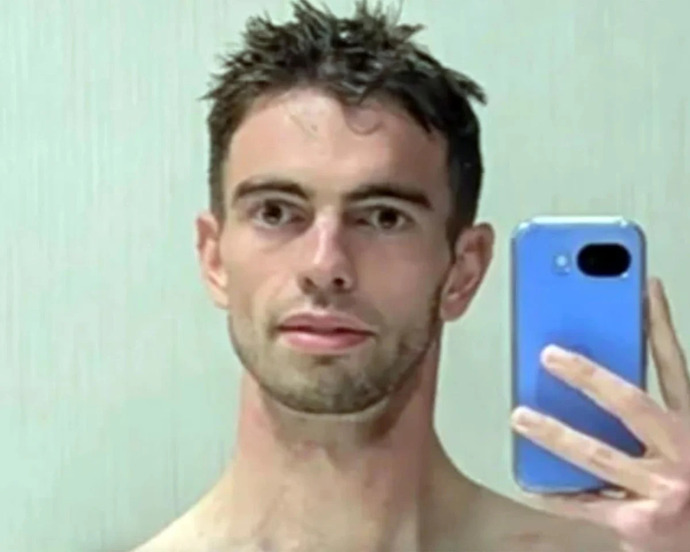 Would women find the man who jumped into a tiger enclosure attractive?