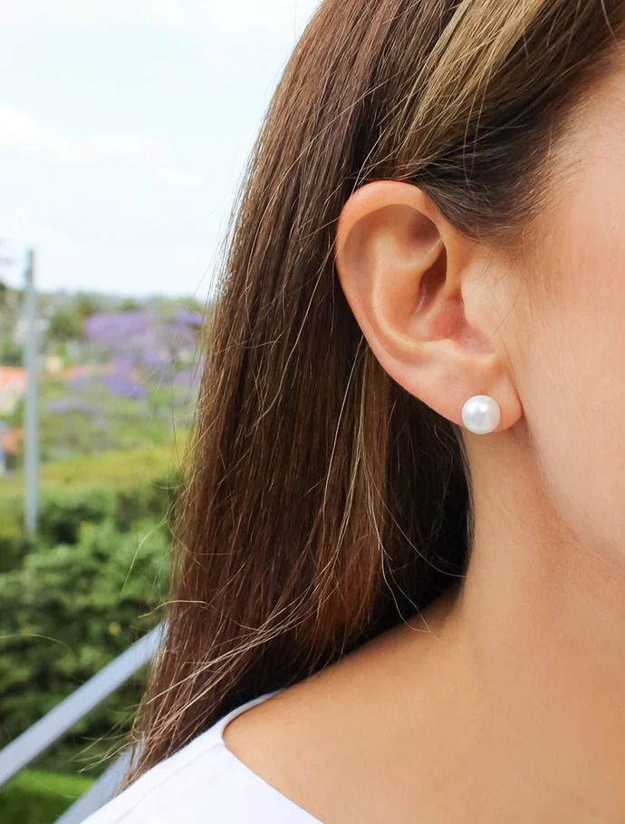 Do you like hoop earrings or pearl earrings more?