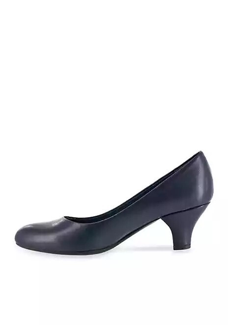 Other than boots, which of these shoes should I wear with dark blue jeans this winter. ?