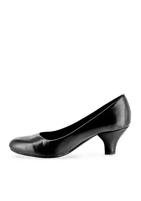 Other than boots, which of these shoes should I wear with dark blue jeans this winter. ?