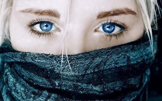 blue eye color woman