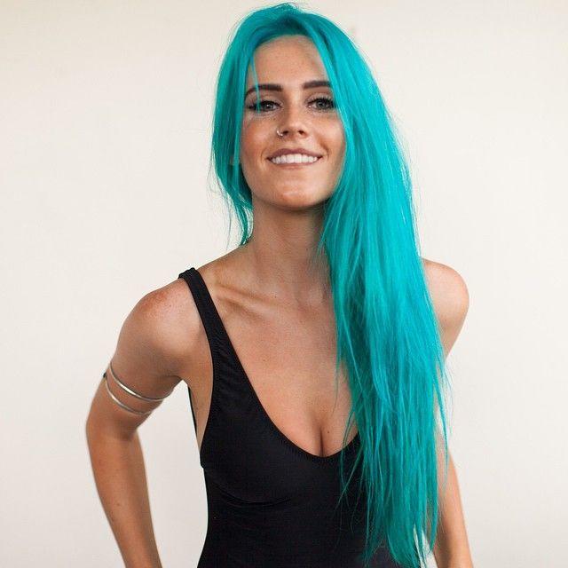 What do you think of the unnatural hair color on girls (like/dislike?)