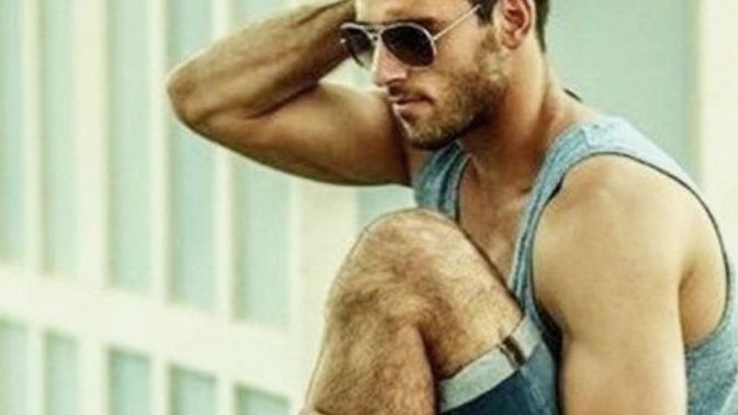 Do girls like guys with hairy legs?